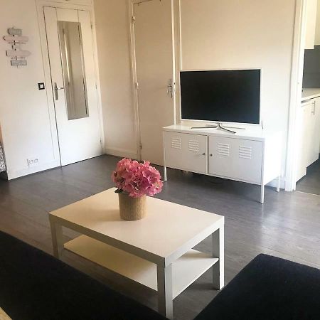 Lovely Flat Champs De Mars Eiffel Paris Bagian luar foto