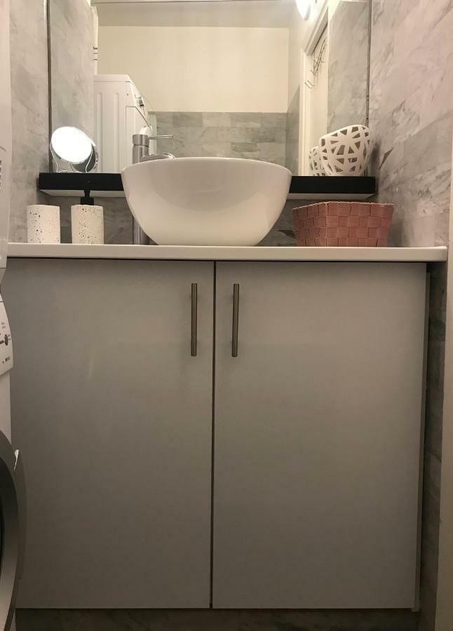 Lovely Flat Champs De Mars Eiffel Paris Bagian luar foto