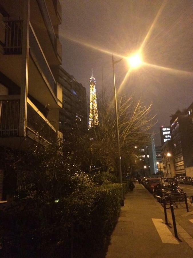 Lovely Flat Champs De Mars Eiffel Paris Bagian luar foto
