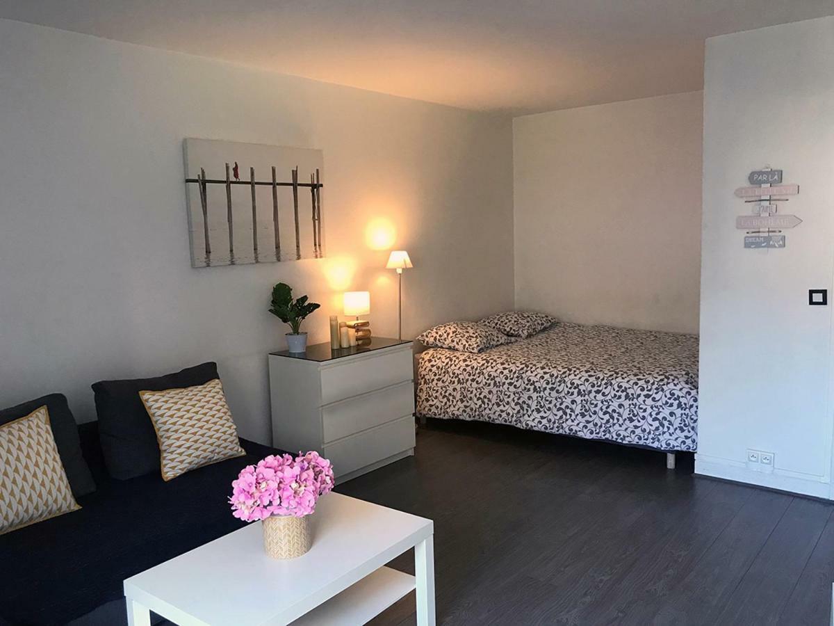Lovely Flat Champs De Mars Eiffel Paris Bagian luar foto
