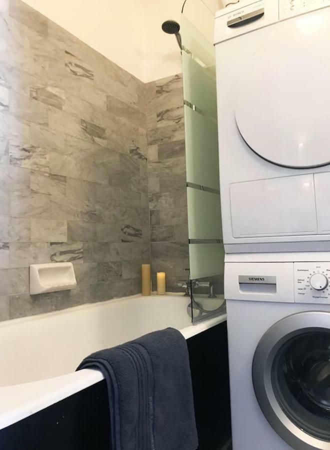 Lovely Flat Champs De Mars Eiffel Paris Bagian luar foto